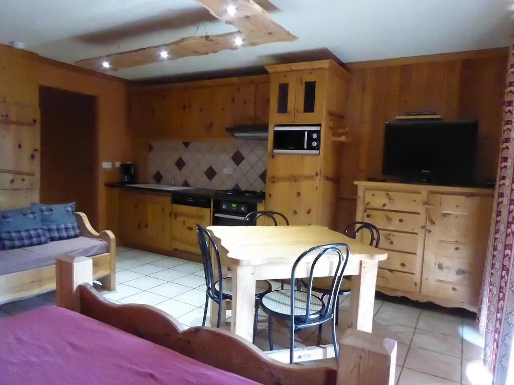 Chalet Les Lioues Apartment Sollieres-Sardieres 0*,  France
